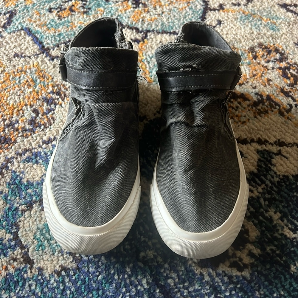 Women’s Blowfish
